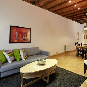 Beautiful Apartment In Eixample Barcelona