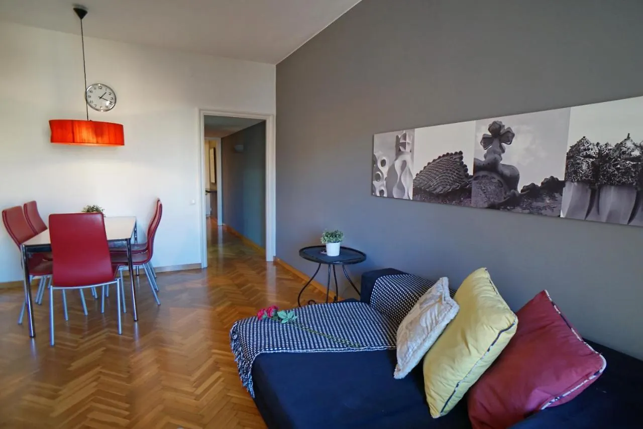 Barcelona4Seasons II Apartment 0*, Barcelona